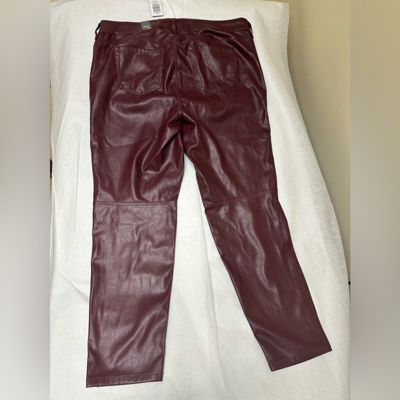 NWT; Torrid Skinny Faux Leather high rise Pant🌟 - Picture 2 of 10